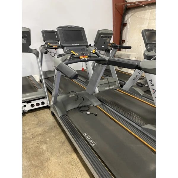 Matrix T7xe Treadmill - Image 3